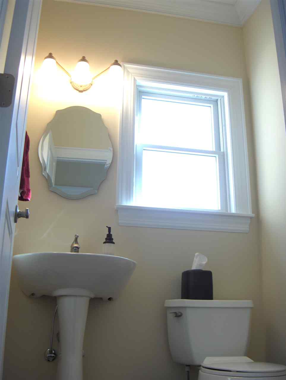 resized-2349823-Half Bath.JPG